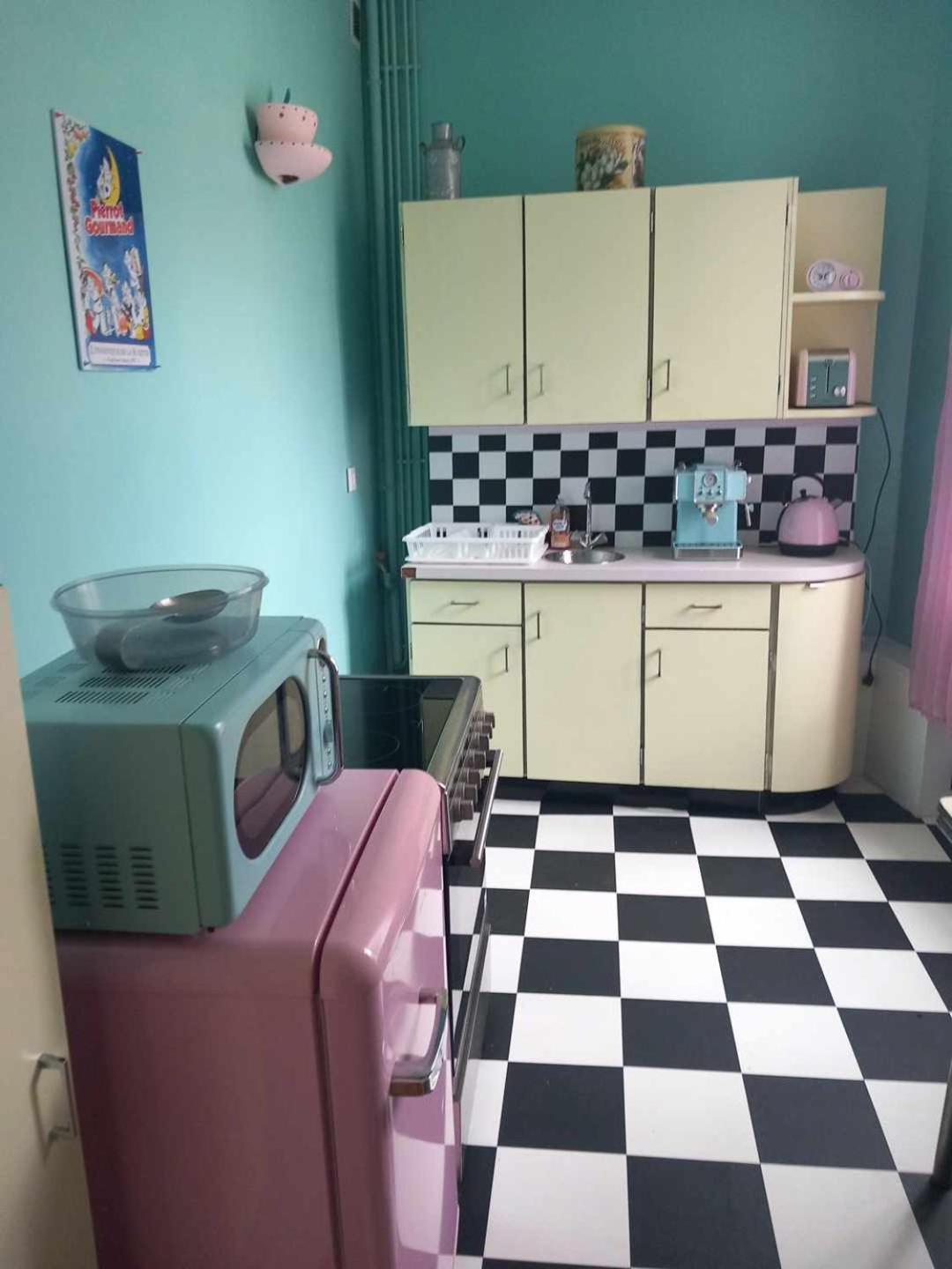 Vintage ,La Capsule Temporelle Wifi Draps Parking Publique Gratuit Daire Thiers Dış mekan fotoğraf